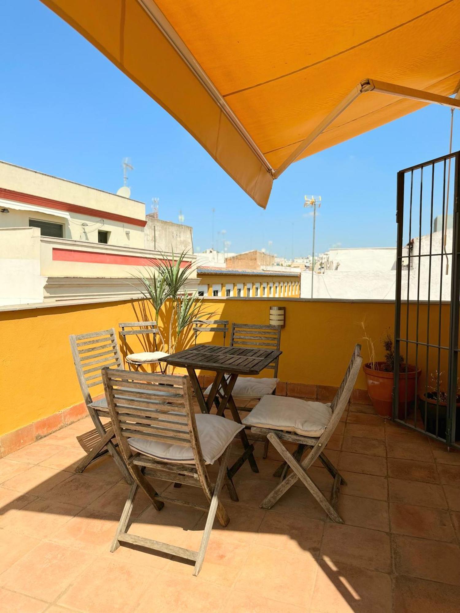 Penthouse Near Cathedral Private Rooftop Private Parking セビリア エクステリア 写真